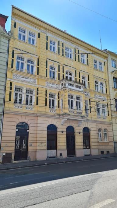 Lovely Old Town Apartment Bratislava Eksteriør bilde